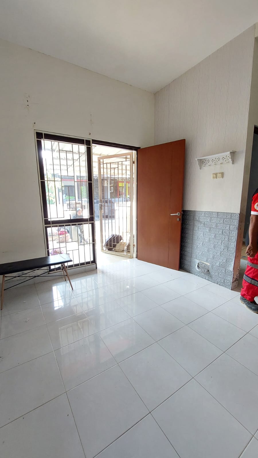 Renovasi Eksterior & Interior Rumah KPR Gallery Image 9
